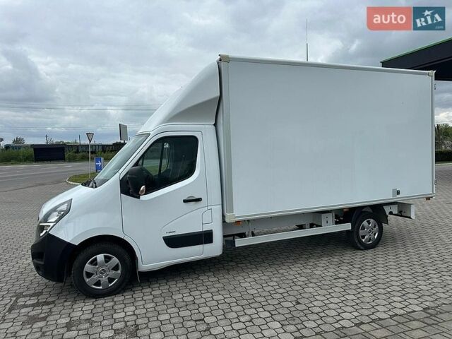 Белый Рено Мастер, объемом двигателя 2.3 л и пробегом 244 тыс. км за 20898 $, фото 1 на Automoto.ua