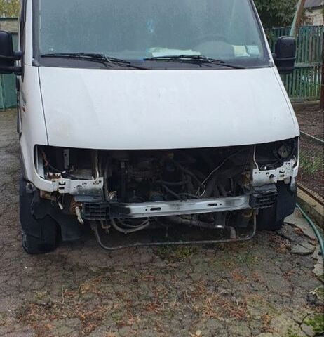 Белый Рено Мастер, объемом двигателя 1.9 л и пробегом 500 тыс. км за 200 $, фото 1 на Automoto.ua