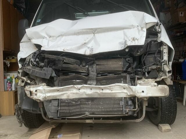 Белый Рено Мастер, объемом двигателя 2.5 л и пробегом 560 тыс. км за 3500 $, фото 1 на Automoto.ua