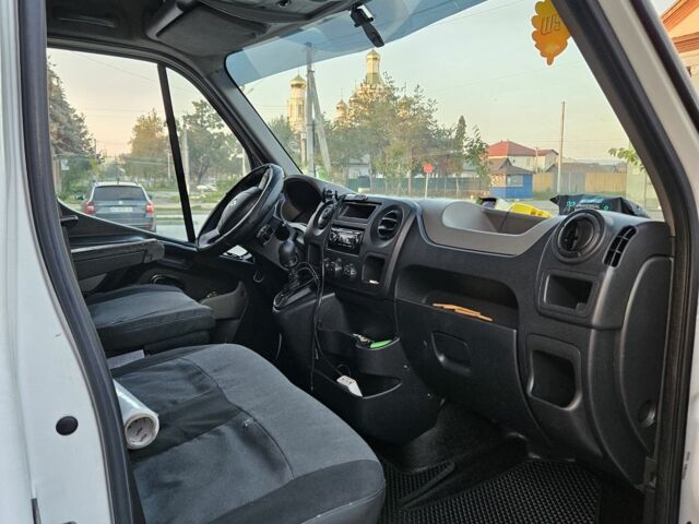 Белый Рено Мастер, объемом двигателя 2 л и пробегом 444 тыс. км за 9500 $, фото 1 на Automoto.ua