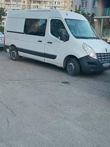 Белый Рено Мастер, объемом двигателя 2.3 л и пробегом 370 тыс. км за 10000 $, фото 1 на Automoto.ua