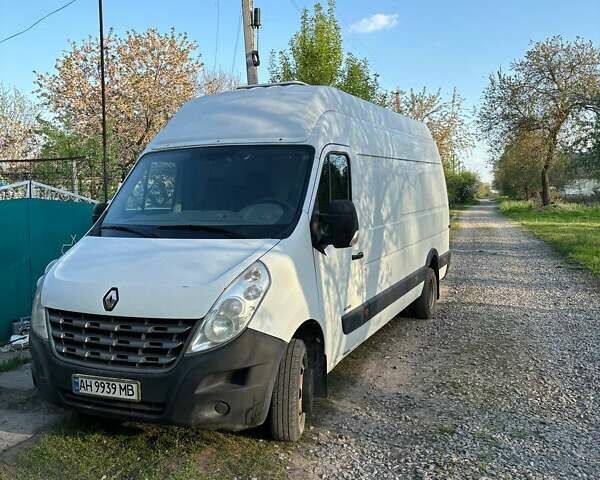 Белый Рено Мастер, объемом двигателя 2.3 л и пробегом 385 тыс. км за 13500 $, фото 1 на Automoto.ua