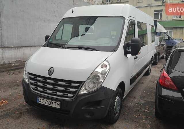 Белый Рено Мастер, объемом двигателя 2.3 л и пробегом 263 тыс. км за 13000 $, фото 1 на Automoto.ua