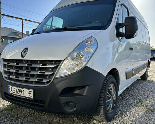 Белый Рено Мастер, объемом двигателя 2.3 л и пробегом 325 тыс. км за 13300 $, фото 1 на Automoto.ua