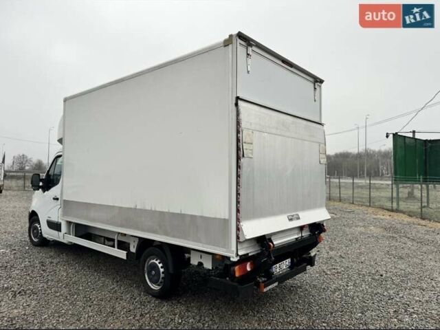 Белый Рено Мастер, объемом двигателя 2.3 л и пробегом 230 тыс. км за 15400 $, фото 1 на Automoto.ua