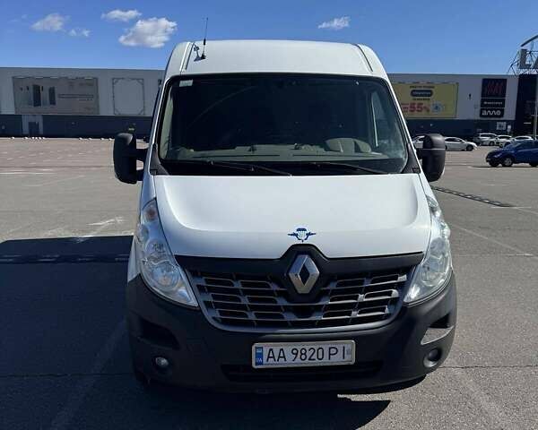 Белый Рено Мастер, объемом двигателя 2.3 л и пробегом 393 тыс. км за 10200 $, фото 1 на Automoto.ua