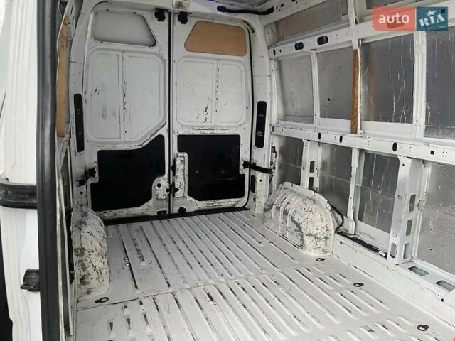 Белый Рено Мастер, объемом двигателя 2.3 л и пробегом 380 тыс. км за 11100 $, фото 1 на Automoto.ua