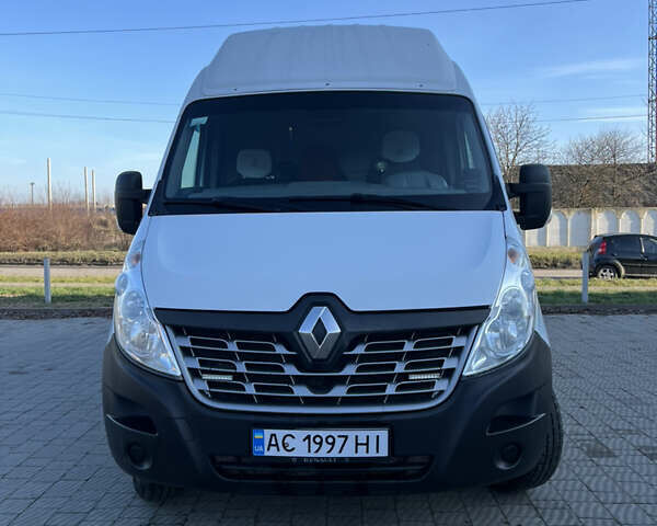 Белый Рено Мастер, объемом двигателя 2.3 л и пробегом 224 тыс. км за 14500 $, фото 1 на Automoto.ua