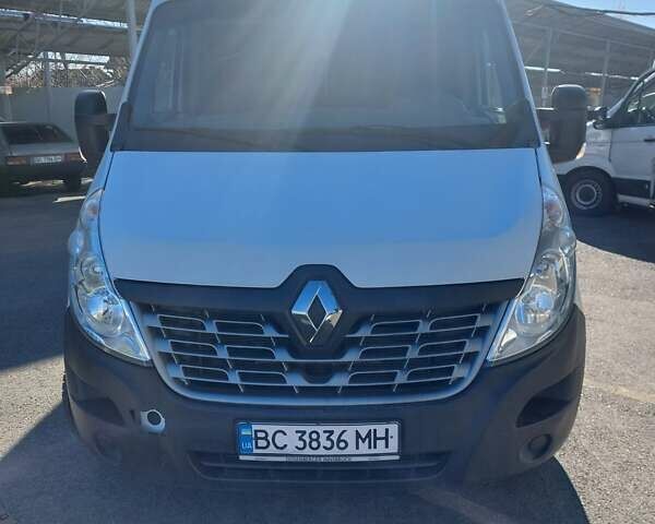 Белый Рено Мастер, объемом двигателя 2.3 л и пробегом 250 тыс. км за 13000 $, фото 1 на Automoto.ua