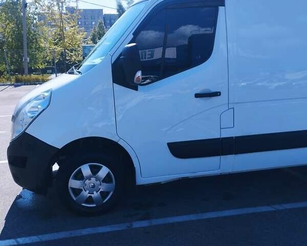 Белый Рено Мастер, объемом двигателя 2.3 л и пробегом 411 тыс. км за 14600 $, фото 1 на Automoto.ua