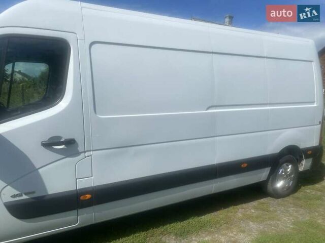 Белый Рено Мастер, объемом двигателя 2.3 л и пробегом 450 тыс. км за 14800 $, фото 1 на Automoto.ua