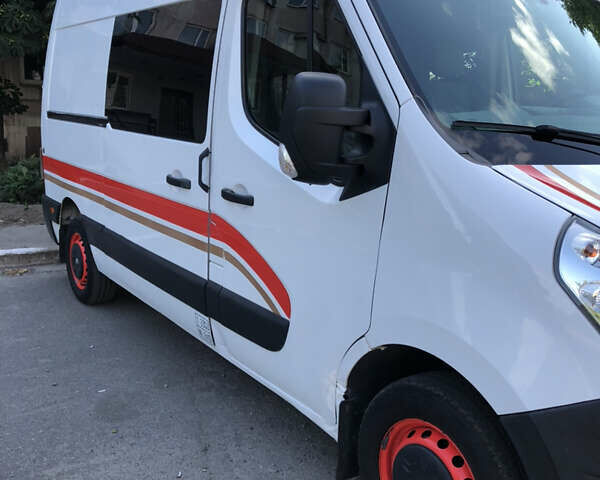 Белый Рено Мастер, объемом двигателя 2.3 л и пробегом 436 тыс. км за 11900 $, фото 1 на Automoto.ua
