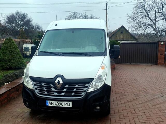 Белый Рено Мастер, объемом двигателя 2.3 л и пробегом 350 тыс. км за 15000 $, фото 1 на Automoto.ua