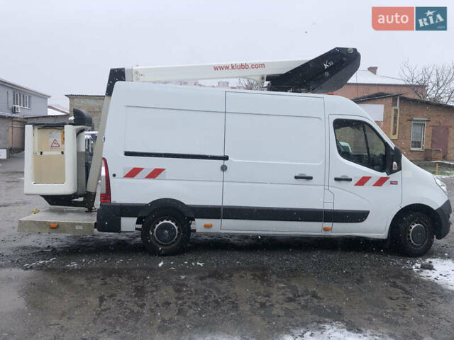 Белый Рено Мастер, объемом двигателя 2.3 л и пробегом 195 тыс. км за 18100 $, фото 1 на Automoto.ua