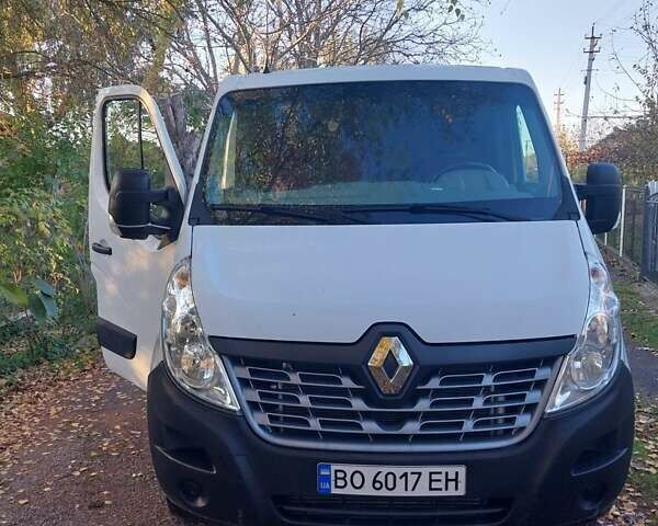 Белый Рено Мастер, объемом двигателя 2.3 л и пробегом 260 тыс. км за 12500 $, фото 1 на Automoto.ua