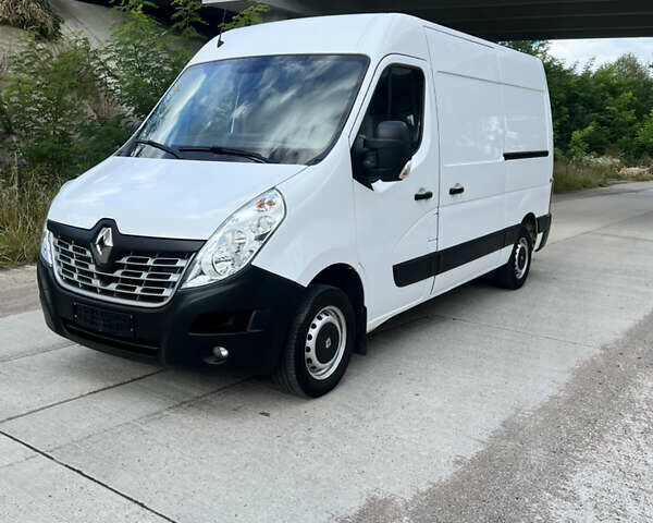 Белый Рено Мастер, объемом двигателя 2.3 л и пробегом 256 тыс. км за 17500 $, фото 1 на Automoto.ua