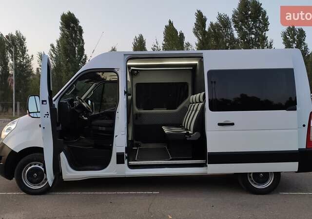 Белый Рено Мастер, объемом двигателя 2.3 л и пробегом 203 тыс. км за 18800 $, фото 1 на Automoto.ua