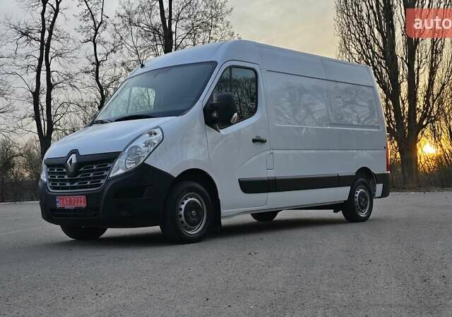 Белый Рено Мастер, объемом двигателя 2.3 л и пробегом 217 тыс. км за 16500 $, фото 1 на Automoto.ua