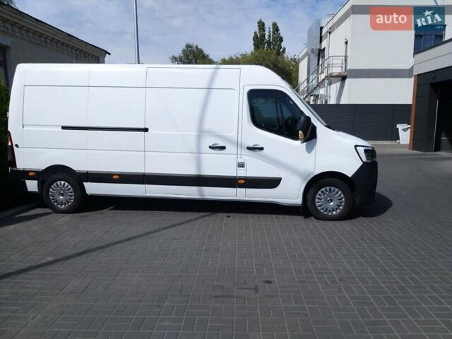 Белый Рено Мастер, объемом двигателя 2.3 л и пробегом 253 тыс. км за 18450 $, фото 1 на Automoto.ua