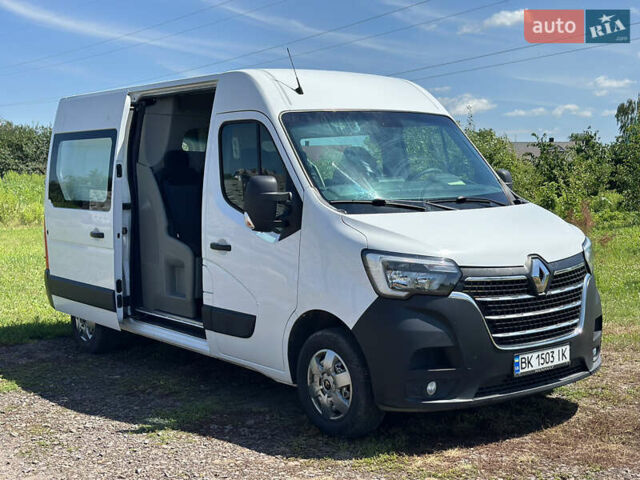 Белый Рено Мастер, объемом двигателя 2.3 л и пробегом 287 тыс. км за 17200 $, фото 1 на Automoto.ua