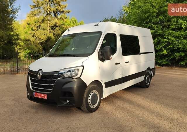 Белый Рено Мастер, объемом двигателя 2.3 л и пробегом 237 тыс. км за 17700 $, фото 1 на Automoto.ua