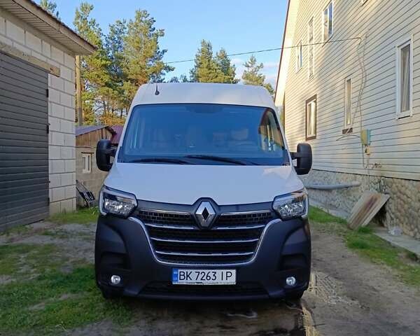 Белый Рено Мастер, объемом двигателя 2.3 л и пробегом 200 тыс. км за 21500 $, фото 1 на Automoto.ua