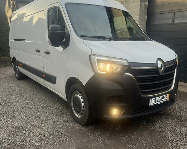 Белый Рено Мастер, объемом двигателя 2.3 л и пробегом 214 тыс. км за 22800 $, фото 1 на Automoto.ua