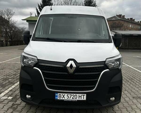 Белый Рено Мастер, объемом двигателя 2.3 л и пробегом 184 тыс. км за 25000 $, фото 1 на Automoto.ua