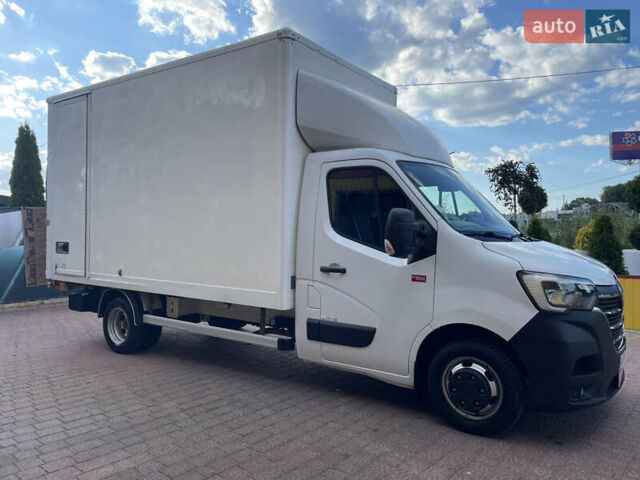 Белый Рено Мастер, объемом двигателя 2.3 л и пробегом 142 тыс. км за 27400 $, фото 1 на Automoto.ua