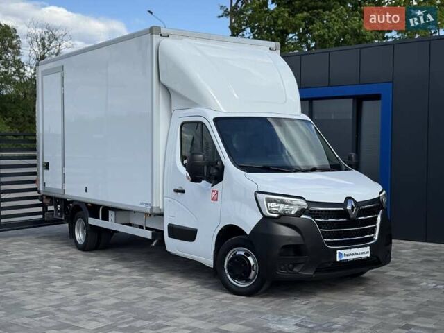 Белый Рено Мастер, объемом двигателя 2.3 л и пробегом 213 тыс. км за 28500 $, фото 1 на Automoto.ua