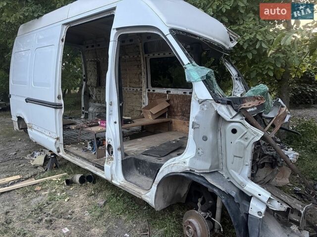 Білий Рено Мастєр, об'ємом двигуна 2.5 л та пробігом 270 тис. км за 902 $, фото 1 на Automoto.ua