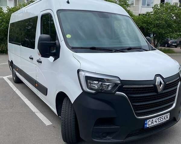 Белый Рено Мастер, объемом двигателя 2.3 л и пробегом 134 тыс. км за 35000 $, фото 1 на Automoto.ua