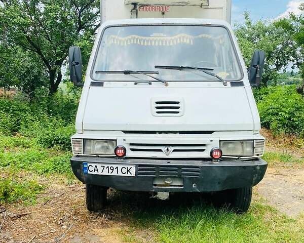 Белый Рено Мастер, объемом двигателя 2.8 л и пробегом 3 тыс. км за 4200 $, фото 1 на Automoto.ua