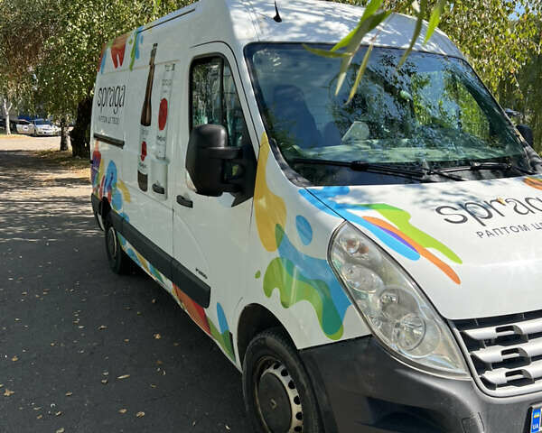 Белый Рено Мастер, объемом двигателя 2.3 л и пробегом 418 тыс. км за 13000 $, фото 1 на Automoto.ua