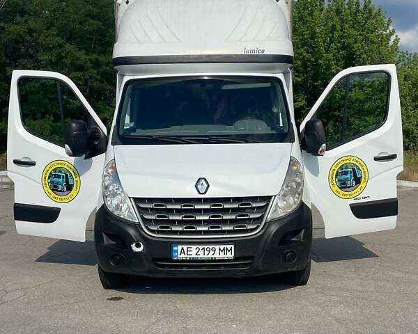 Белый Рено Мастер, объемом двигателя 2.5 л и пробегом 452 тыс. км за 16950 $, фото 1 на Automoto.ua