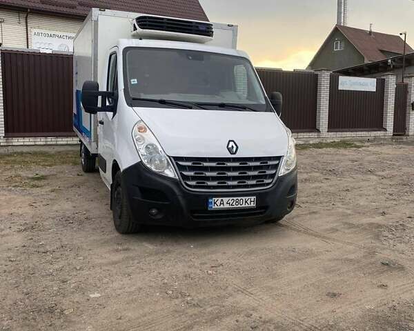 Белый Рено Мастер, объемом двигателя 2.3 л и пробегом 410 тыс. км за 16500 $, фото 1 на Automoto.ua