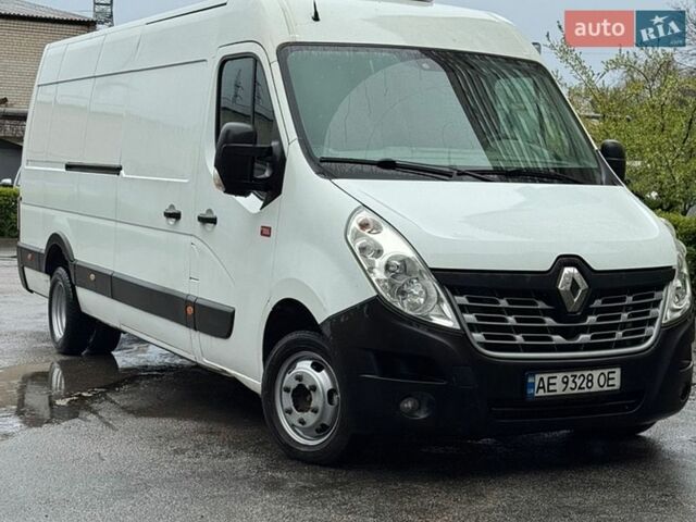 Белый Рено Мастер, объемом двигателя 2.3 л и пробегом 300 тыс. км за 18200 $, фото 1 на Automoto.ua