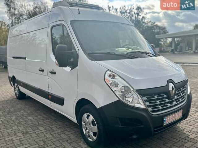 Белый Рено Мастер, объемом двигателя 2.3 л и пробегом 296 тыс. км за 18750 $, фото 1 на Automoto.ua