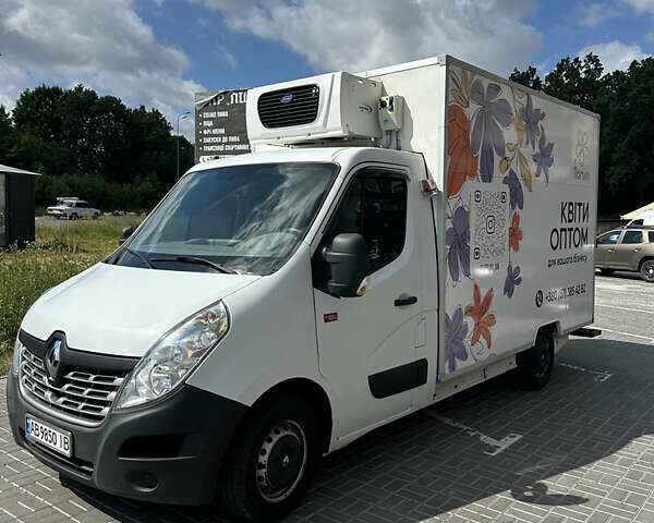 Белый Рено Мастер, объемом двигателя 2.3 л и пробегом 307 тыс. км за 14500 $, фото 1 на Automoto.ua