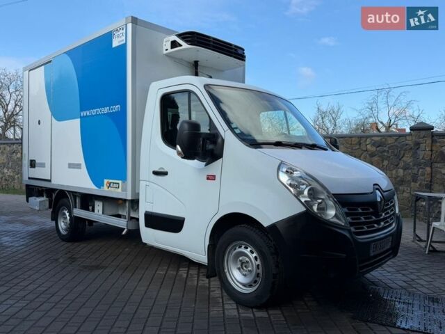 Белый Рено Мастер, объемом двигателя 2.3 л и пробегом 279 тыс. км за 18500 $, фото 1 на Automoto.ua