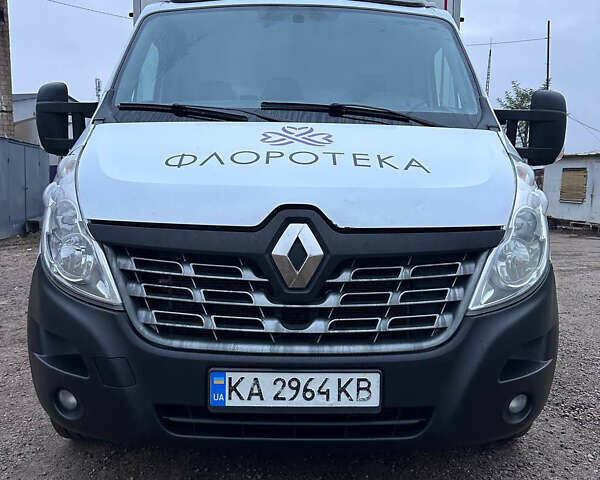 Белый Рено Мастер, объемом двигателя 2.3 л и пробегом 450 тыс. км за 26500 $, фото 1 на Automoto.ua