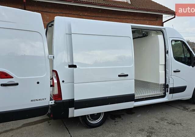 Белый Рено Мастер, объемом двигателя 2.3 л и пробегом 178 тыс. км за 19500 $, фото 1 на Automoto.ua
