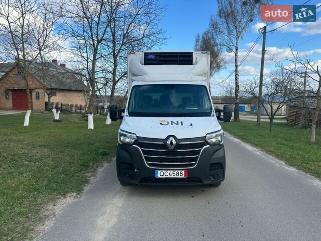 Белый Рено Мастер, объемом двигателя 2.3 л и пробегом 320 тыс. км за 29900 $, фото 1 на Automoto.ua