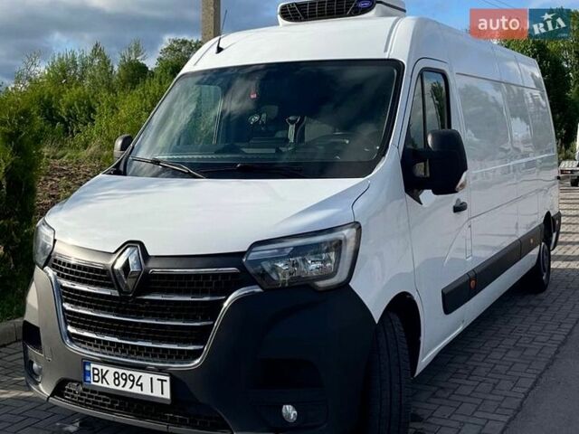 Белый Рено Мастер, объемом двигателя 2.3 л и пробегом 255 тыс. км за 22950 $, фото 1 на Automoto.ua