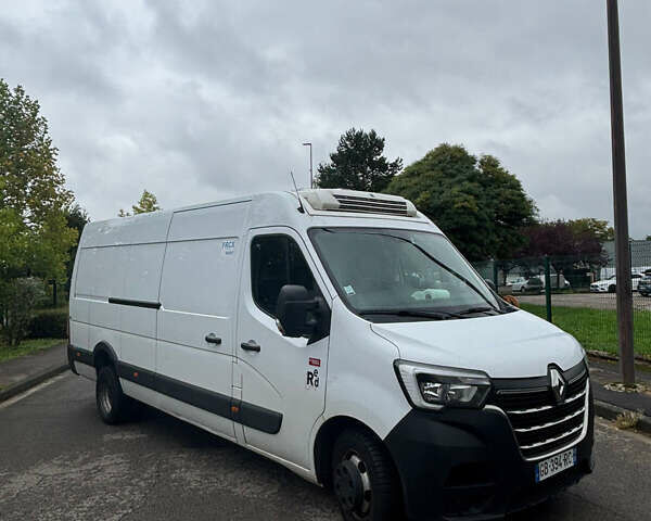 Білий Рено Мастєр, об'ємом двигуна 2.3 л та пробігом 300 тис. км за 31900 $, фото 1 на Automoto.ua