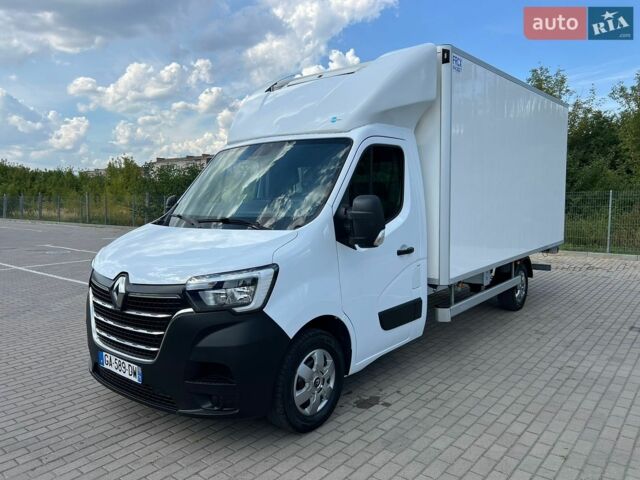 Белый Рено Мастер, объемом двигателя 2.3 л и пробегом 252 тыс. км за 26900 $, фото 1 на Automoto.ua