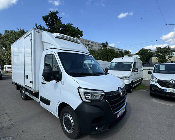 Белый Рено Мастер, объемом двигателя 2.3 л и пробегом 308 тыс. км за 26900 $, фото 1 на Automoto.ua