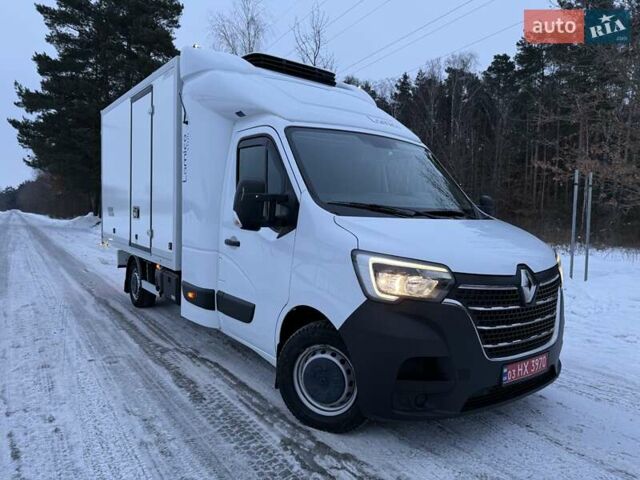 Белый Рено Мастер, объемом двигателя 2.3 л и пробегом 297 тыс. км за 25900 $, фото 1 на Automoto.ua