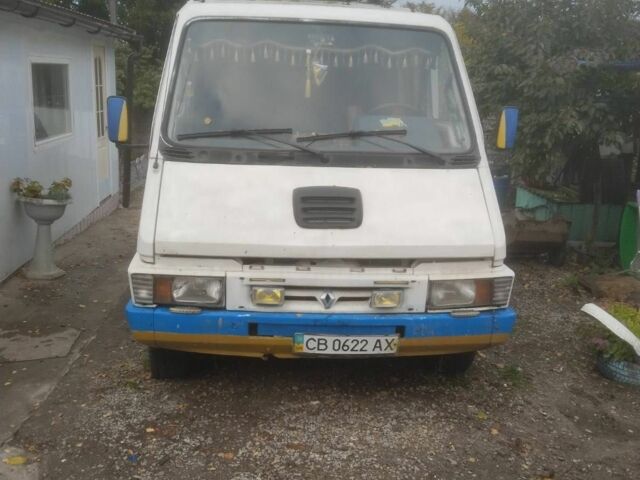 Білий Рено Мастєр, об'ємом двигуна 2.5 л та пробігом 320 тис. км за 1500 $, фото 1 на Automoto.ua