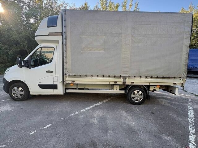 Белый Рено Мастер, объемом двигателя 2.3 л и пробегом 372 тыс. км за 12700 $, фото 1 на Automoto.ua